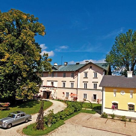 Schlosshotel Zamek Zdikov Luaran gambar