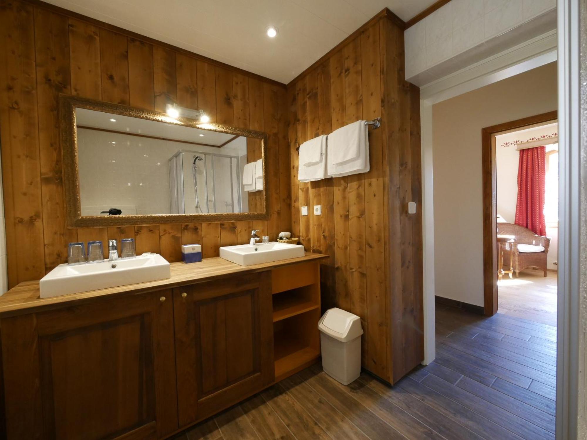 Schlosshotel Zamek Zdikov Luaran gambar