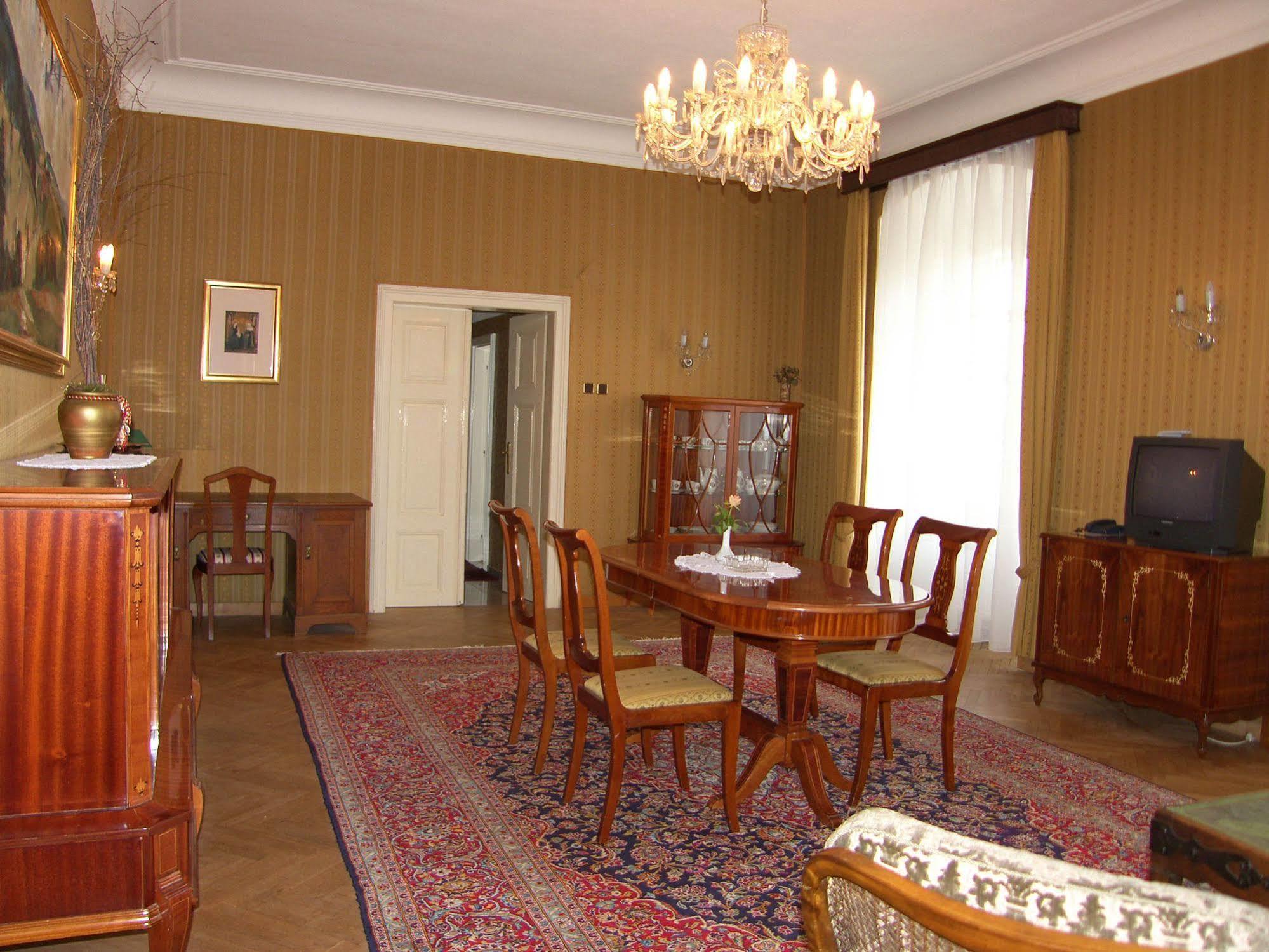 Schlosshotel Zamek Zdikov Luaran gambar