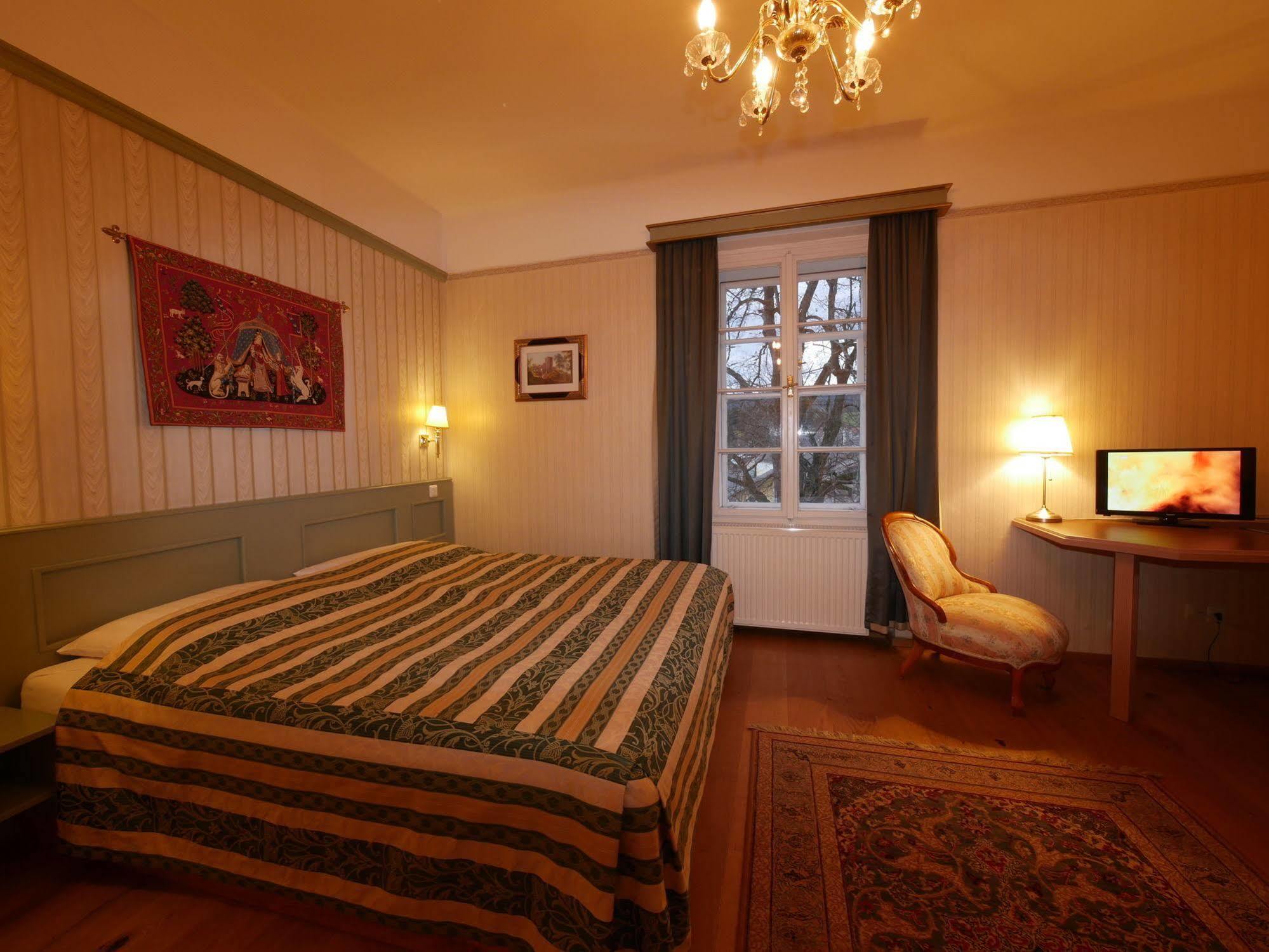 Schlosshotel Zamek Zdikov Luaran gambar