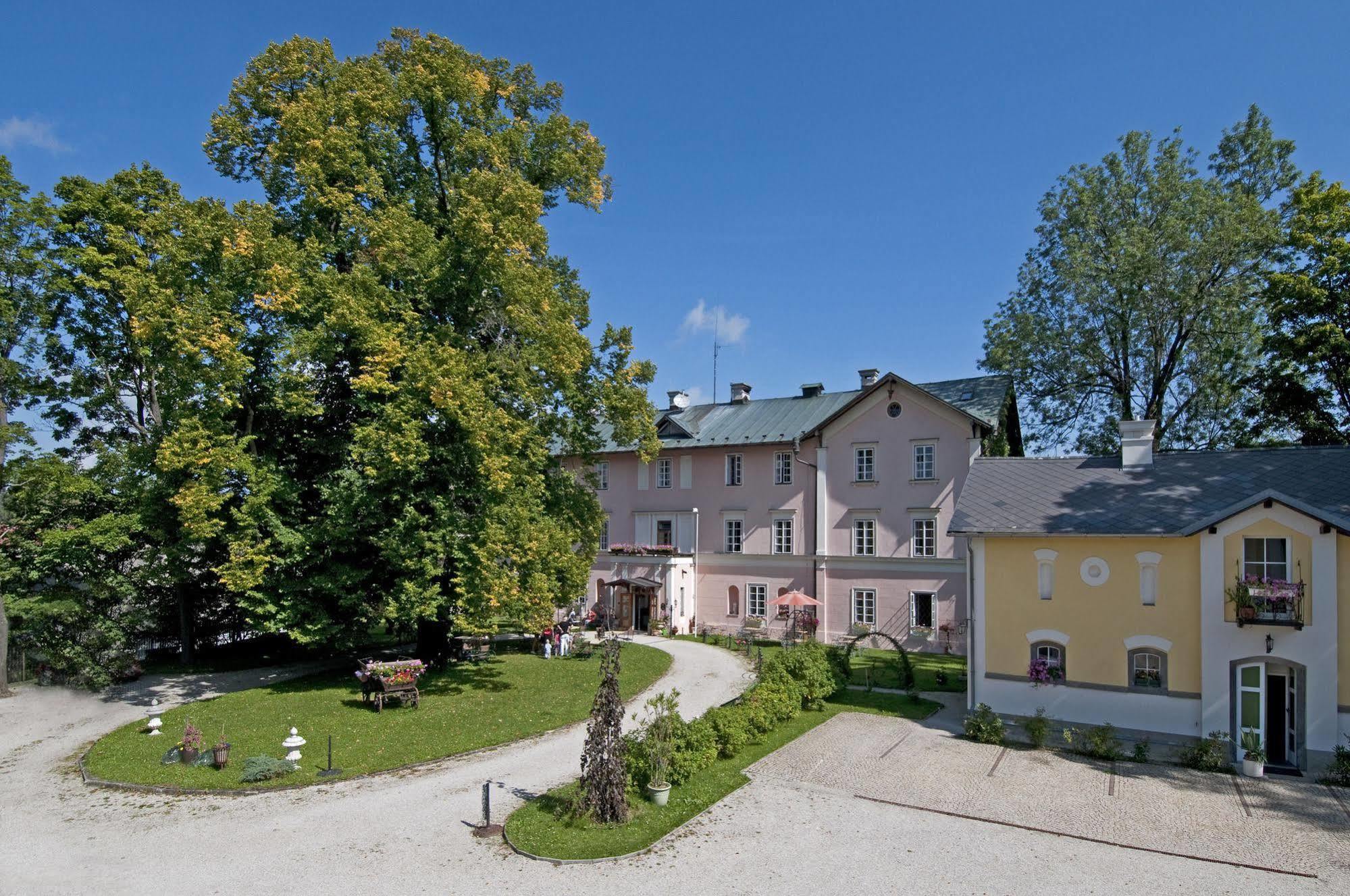 Schlosshotel Zamek Zdikov Luaran gambar