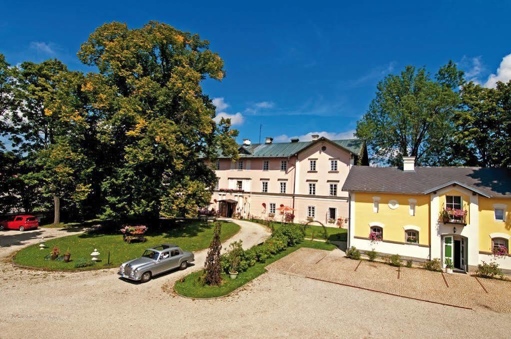 Schlosshotel Zamek Zdikov Luaran gambar